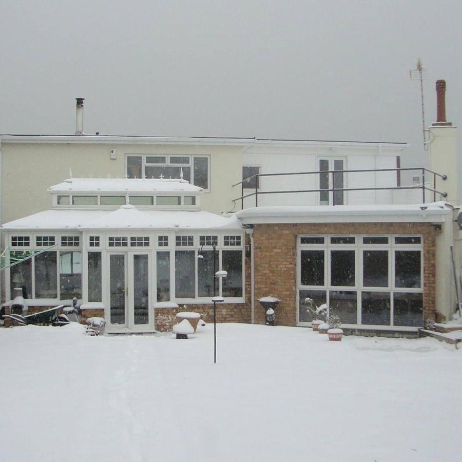Ferienwohnung Cosy Cabin By The Seaside With Hot Tub Birchington-on-Sea Exterior foto